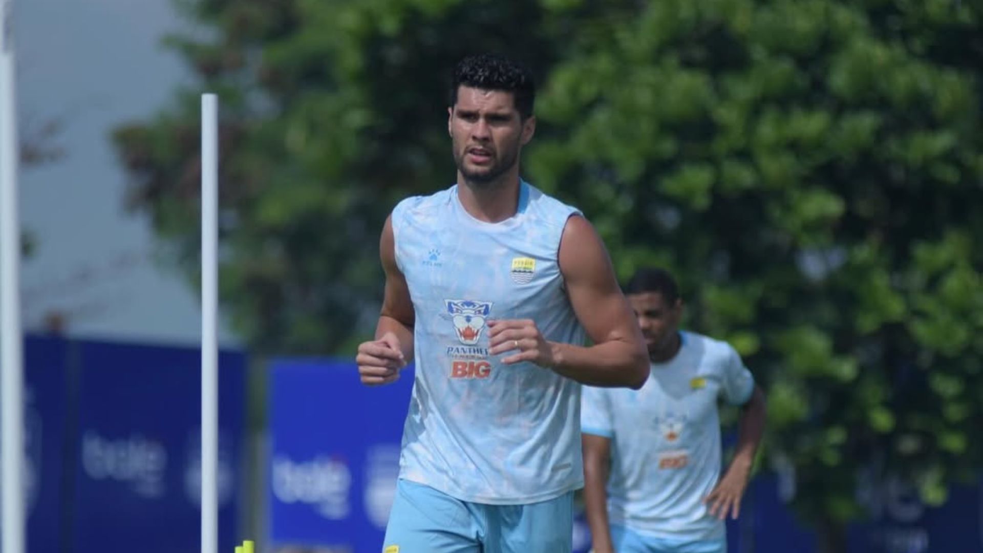 Ambisi Raih Gelar Juara, Julio Cesar Siap Berikan Hidup Untuk Persib